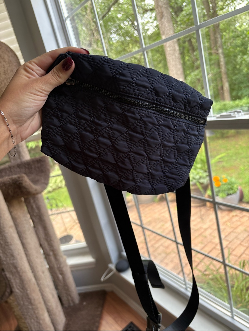 Quilted Navy Blue Women's Waist Bag - Sleek Hands-Free Crossbody